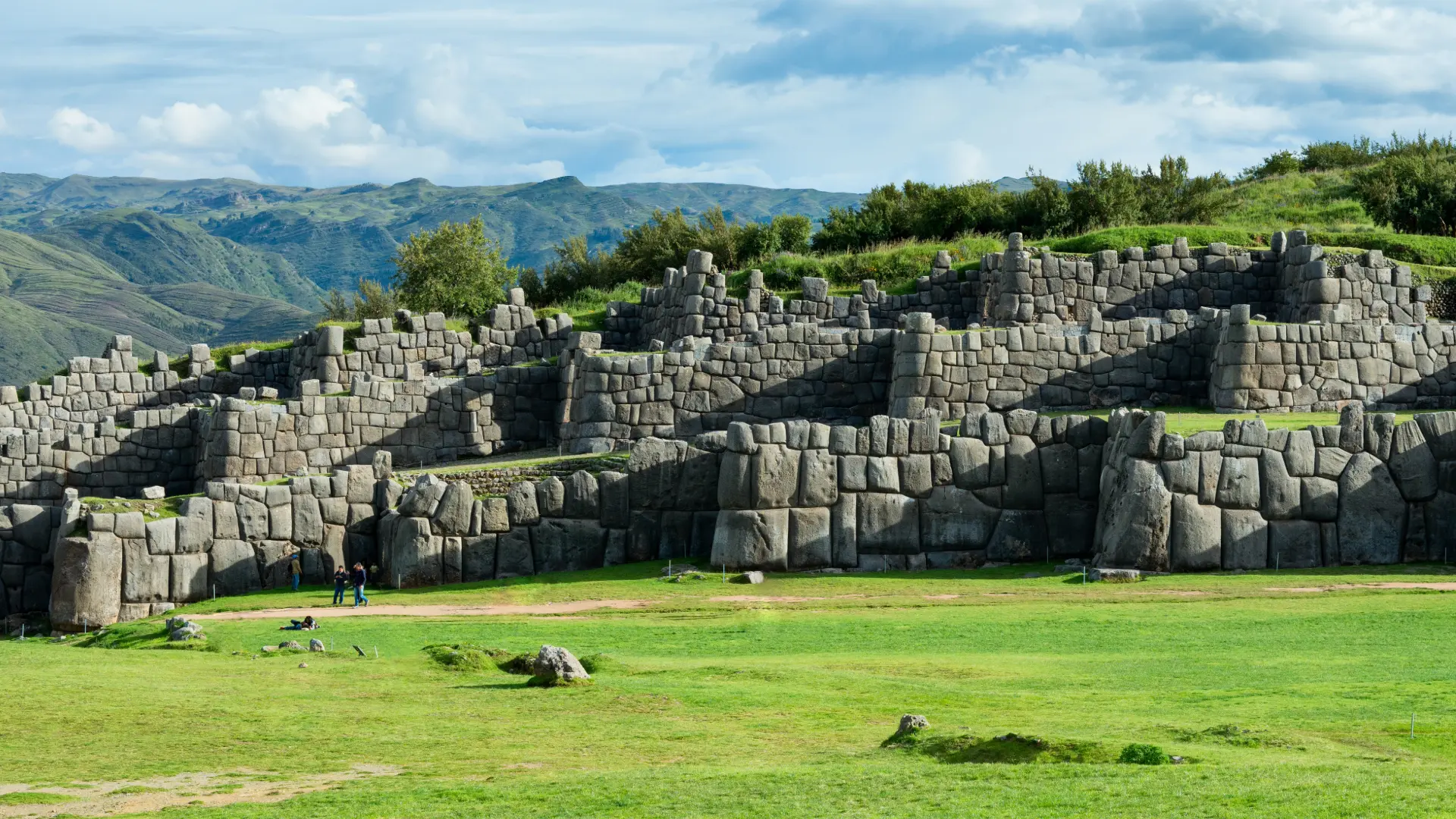 sacsayhuaman_cusco.webp